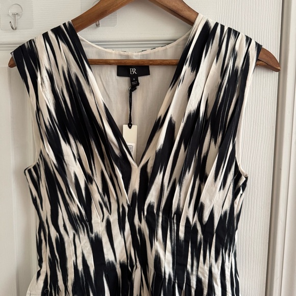 BANANA REPUBLIC Cici Poplin Mini Dress Pleated V Neck - Picture 3 of 12